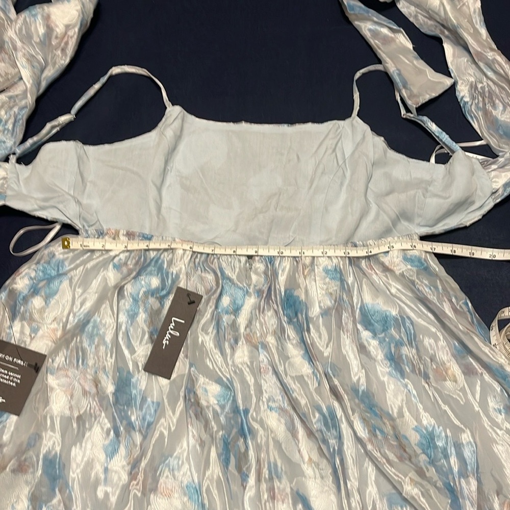 Lulus Delicate Charm Floral Jacquard Organza Dress. Silver and blue. Size L. NWT - Picture 8 of 11